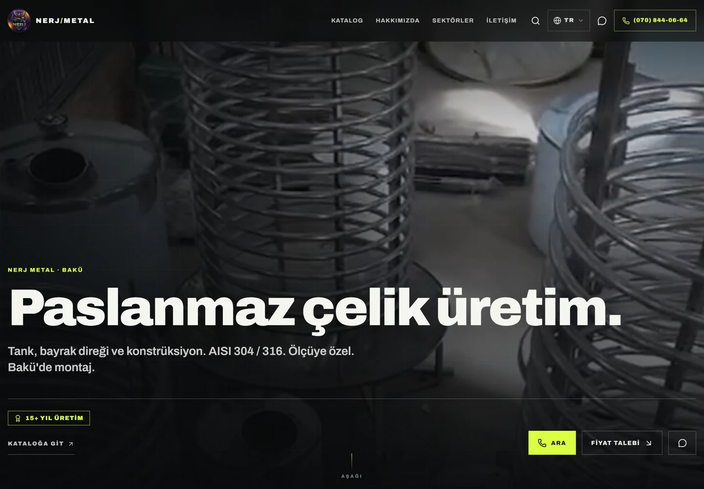 NERJ METAL saytının real görüntüsü: tünd fonda paslanmaz polad istehsalı və məhsullar